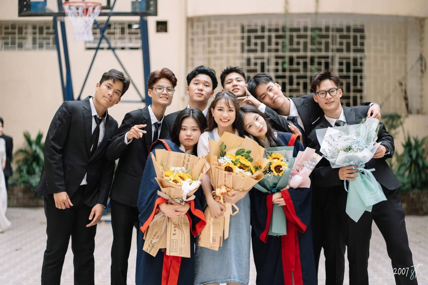 Học sinh trường THPT chuyên Đại học Sư phạm. Ảnh: Fanpage nhà trường